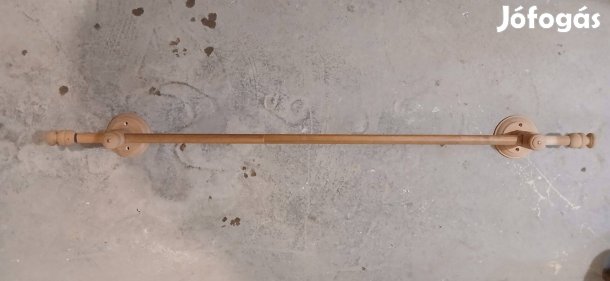 Eladó egysoros fa karnis szett rengeteg karikával