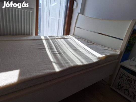 Eladó egyszemélyes ágy