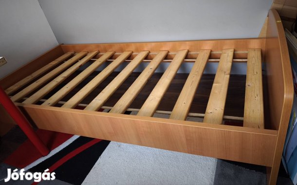 Eladó egyszemélyes ágykeret ágyráccsal (90x200)