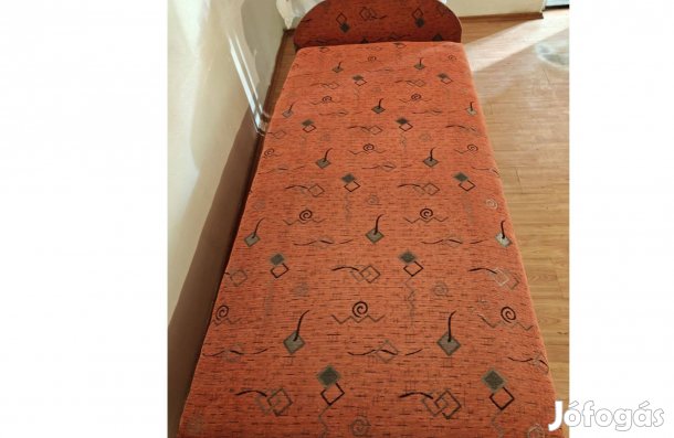 Eladó egyszemélyes heverő, beépített ágyneműtartóval