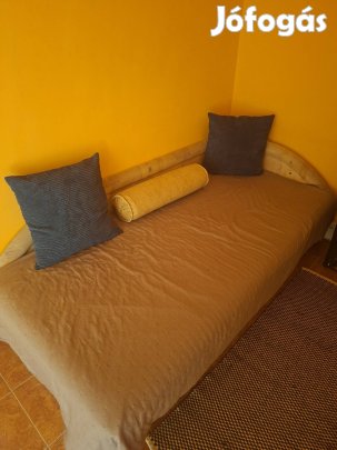 Eladó egyszemélyes kanapé
