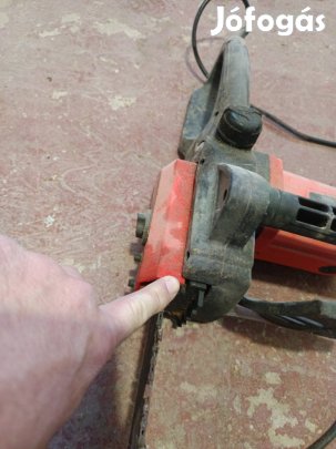 Eladó elektromos láncfűrész.