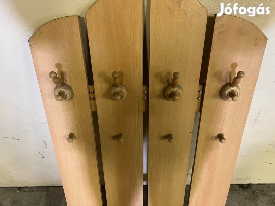 Eladó előszobai fali fogas több akasztóval