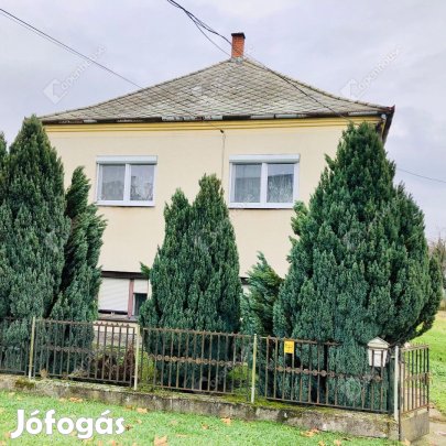 Eladó első emeleti erkélyes lakás Zákányban!