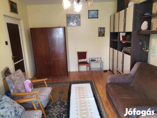 Eladó első emeleti panellakás Székesfehérváron a Vizivárosban