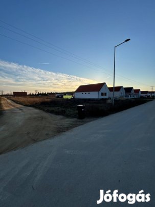 Eladó építési telek Fertődön, a Fácánoskert lakóparkban!