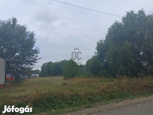 Eladó építési telek Monor frekventált részén!