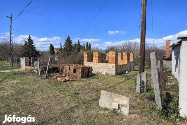 Eladó építési telek Pécs-Újhegyen