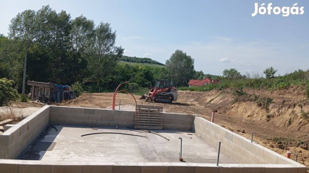 Eladó építési telek Tinnye, Királyvölgy 1507 m 54 m házalap