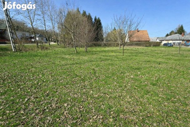 Eladó építési telek  Bakonynána
