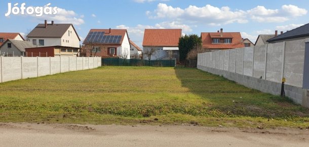 Eladó építési telek kertvárosi lakókörnyezetben, Felsőzsolcán!