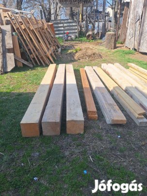 Eladó epítkezésből meg maradt fa anyag 