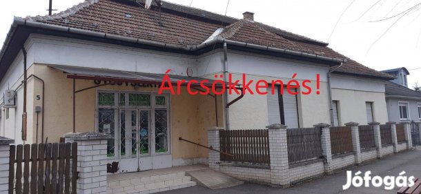 Eladó épület Nyírmadán!