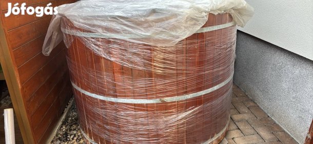 Eladó erdélyi fürdődézsa 