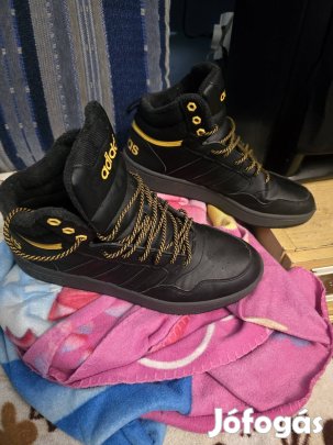 Eladó eredeti Adidas 46os férfi magasszárú cipő kifertötlenitet