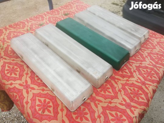 Eladó eredeti Ikarus utastér / belső világítás szofita izzós