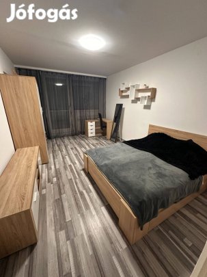 Eladó erkélyes lakás