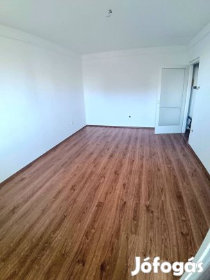 Eladó erkélyes lakás az Avas III. ütemében  kiváló elhelyezkedés! -