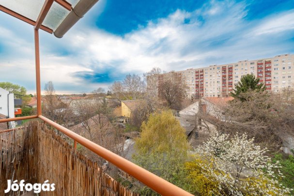 Eladó erkélyes tégla lakás Kispesten!