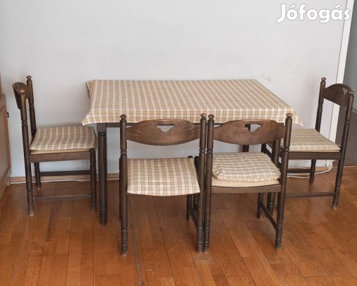 Eladó étkező asztal meghosszabítható  4db székkel. 