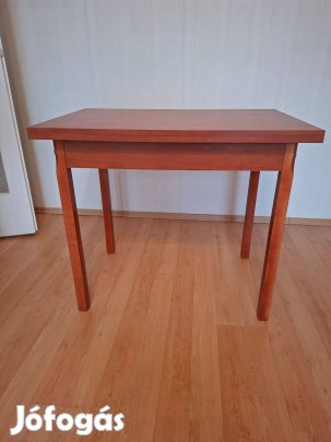 Eladó étkezőasztal és székek
