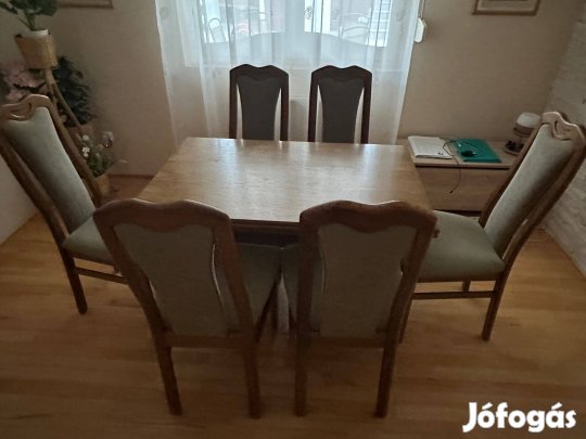 Eladó étkezőasztal hat székkel