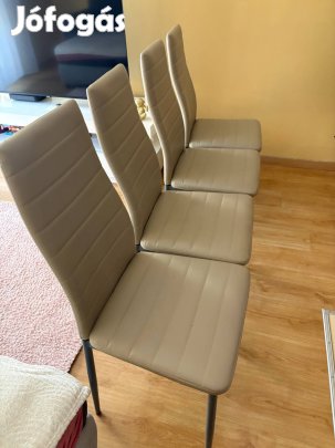 Eladó étkezőszékek