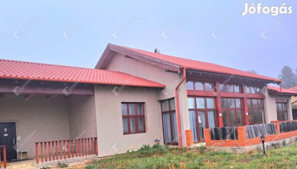 Eladó exkluzív családi ház Komárom- Koppánymonostoron !