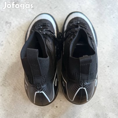 Eladó fekete Nike csuka