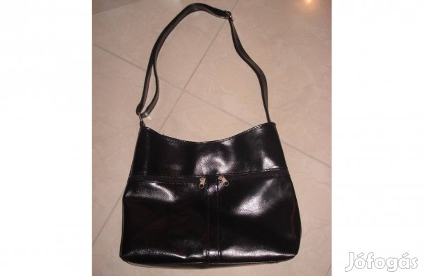 Eladó fekete kézitáska