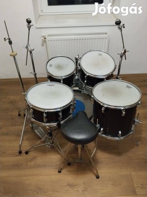 Eladó fekete színű új típusú Amati kisméretű dobszerelés ,