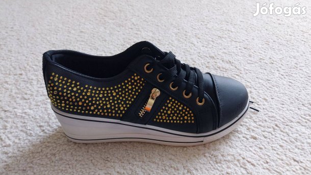 Eladó félcipő