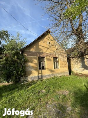 Eladó felújítandó 2 szobás családi ház Zalameggyesen!