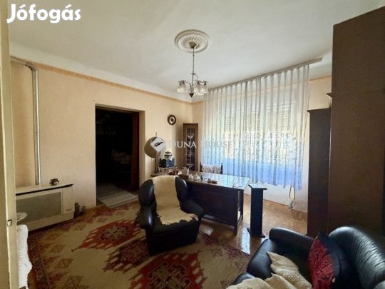 Eladó felújítandó, 5 szobás ház, nagy saroktelken Jászapáti