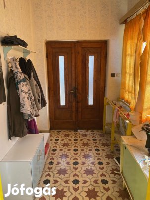 Eladó felújítandó családi ház Berettyóújfalu csendes részén!