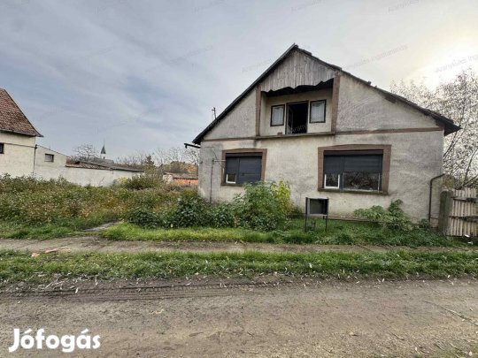 Eladó felújítandó családi ház Okányban!
