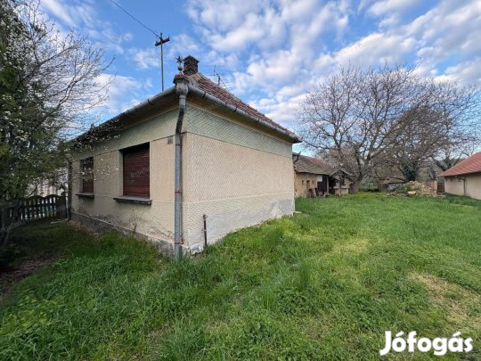 Eladó felújítandó családi ház Zalaszentgrót - Zalaudvarnokon