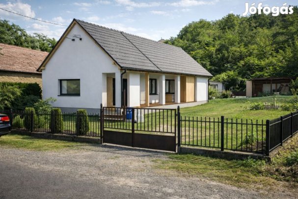 Eladó felújítandó ház Gyódon!