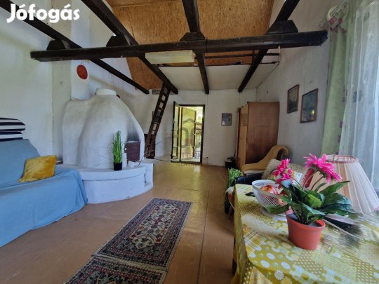 Eladó felújítandó nyaraló Gyöngyös-Pipishegyen  Természetközeli nyuga