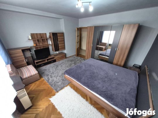 Eladó felújított 2 szobás lakás Miskolcon, kiváló helyen!