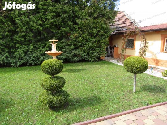 Eladó felújított 4 szobás családi ház Tapolcán