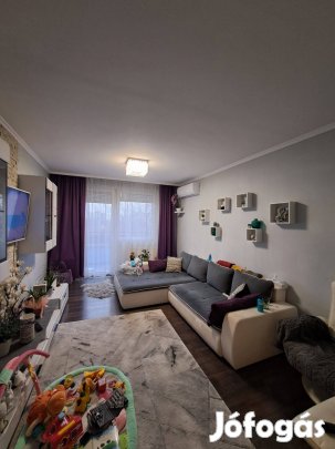 Eladó felújított, 3 külön bejáratú szobás, erkélyes lakás Debrecen Tóc