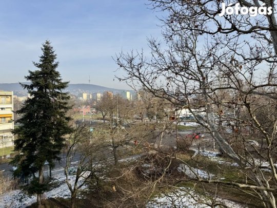 Eladó felújított, átalakított lakás Pécs-Egyetemváros!