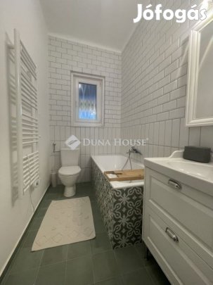 Eladó felújított, belvárosi lakás  kiváló befektetési lehetőség