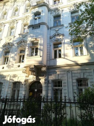 Eladó felújított, galériázott lakás a VII. kerületben