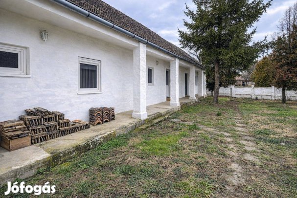Eladó felújított családi ház Nagyharsányban