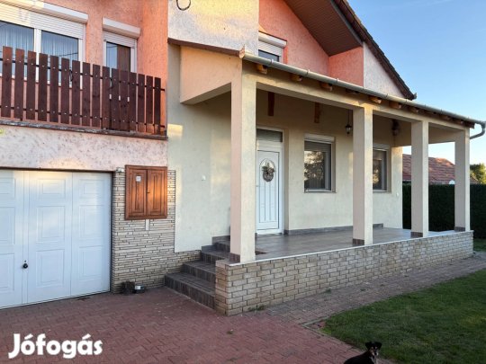 Eladó felújított családiház Farádon