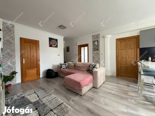 Eladó felújított lakás Hajdúböszörményben!