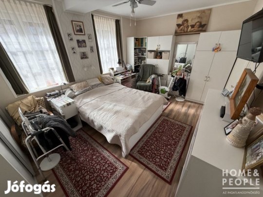 Eladó felújított tégla ház Szegeden!