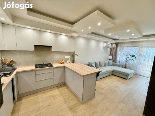 Eladó felújtott 2 szobás lakás, Szeged!